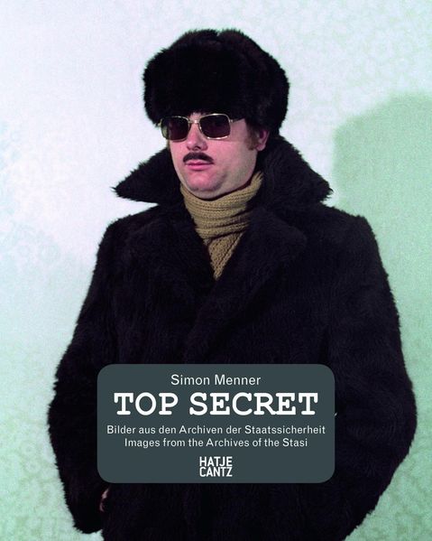 Cover: Simon Menner. Top Secret