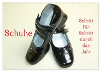 Schuhe - Schritt für Schritt durch das Jahr (Wandkalender 2027 DIN A2 quer), CALVENDO Monatskalender